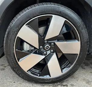VOLVO C40 E80 Ultimate AWD