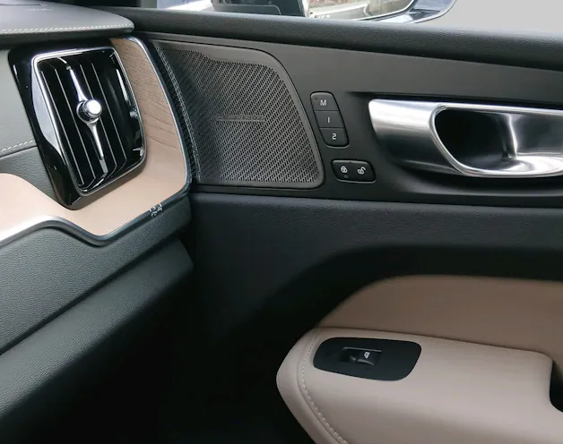 VOLVO XC60 2.0 T6 TE Ultra Dark eAWD