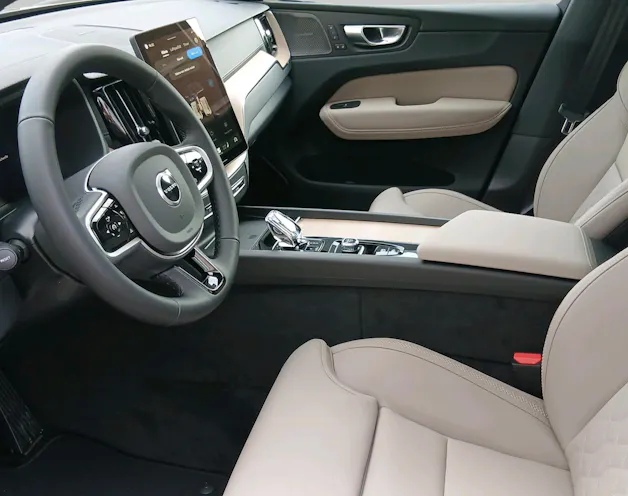 VOLVO XC60 2.0 T6 TE Ultra Dark eAWD