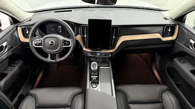 VOLVO XC60 2.0 T6 TE Ultra Dark eAWD
