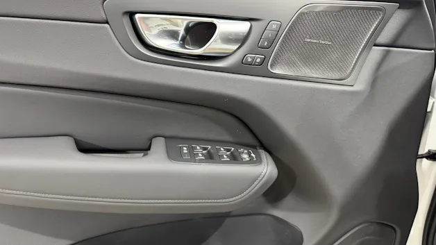 VOLVO XC60 2.0 T6 TE Ultra Dark eAWD