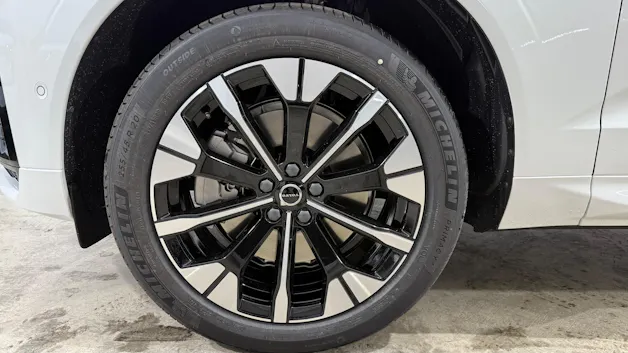 VOLVO XC60 2.0 T6 TE Ultra Dark eAWD