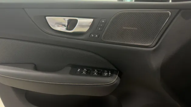 VOLVO V60 2.0 T6 TE Ultra Dark eAWD