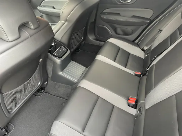 VOLVO V60 T6e AWD Ultim Dark