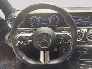 MERCEDES-BENZ A 200 AMG Line Limousine 7G-DCT