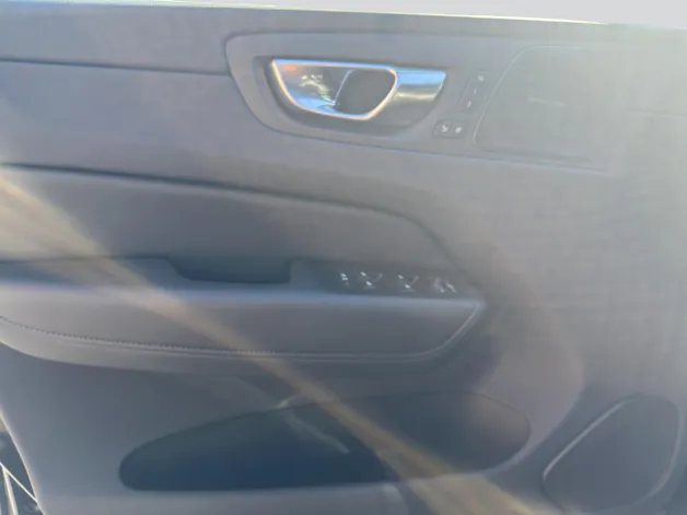 VOLVO XC60 B5 Benzin Mild Hybrid AWD Plus Dark Geartronic