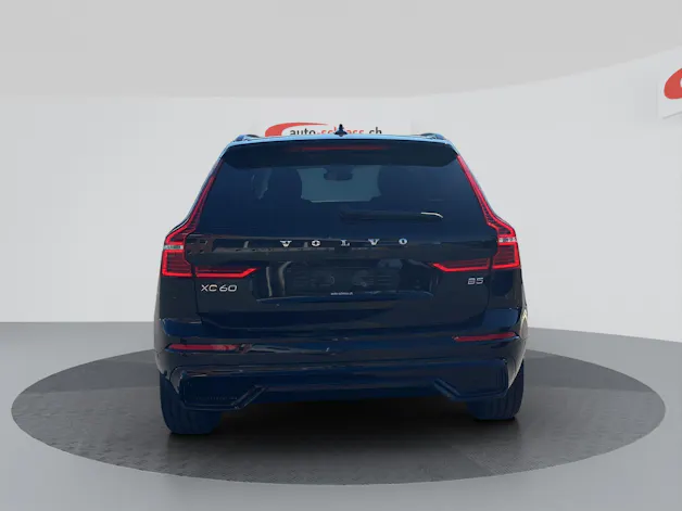 VOLVO XC60 B5 Benzin Mild Hybrid AWD Plus Dark Geartronic
