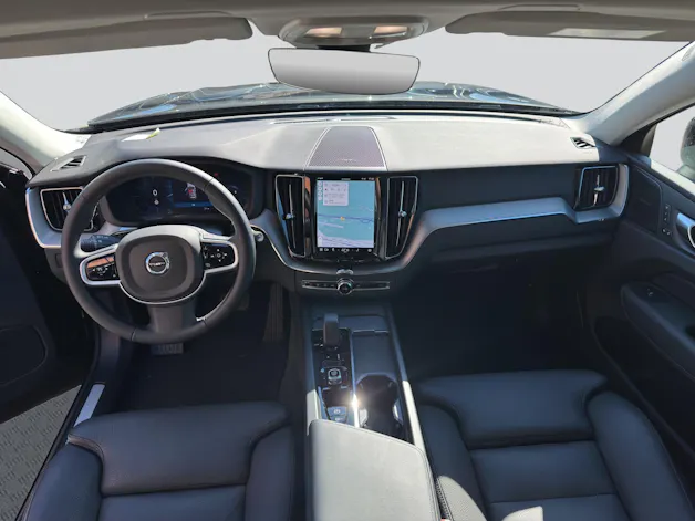 VOLVO XC60 B5 Benzin Mild Hybrid AWD Plus Dark Geartronic