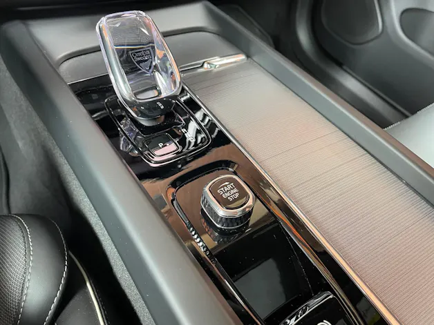 VOLVO XC60 2.0 T6 TE Ultimate Dark e