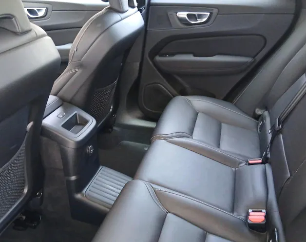 VOLVO XC60 2.0 T6 TE Plus Dark eAWD