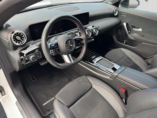 MERCEDES-BENZ CLA 200 AMG Night 7G-DCT
