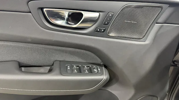 VOLVO XC60 2.0 T6 TE Plus Dark eAWD