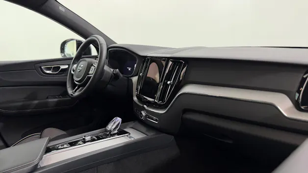 VOLVO XC60 2.0 T6 TE Plus Dark eAWD