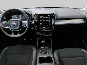 VOLVO XC40 1.5 T3 Momentum