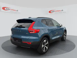 VOLVO XC40 B4 Benzin Mild Hybrid Plus Dark DCT