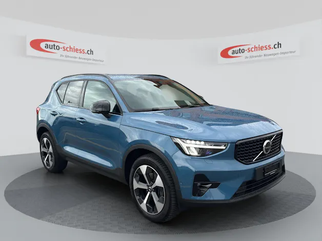 VOLVO XC40 B4 Benzin Mild Hybrid Plus Dark DCT