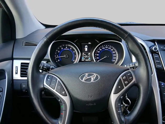 HYUNDAI i30 1.6 GDi Amplia
