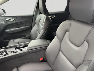 VOLVO XC60 B4 Diesel Mild Hybrid AWD Plus Dark Geartronic