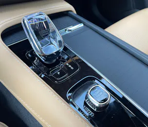 VOLVO XC90 2.0 B6 MH Ultimate Bright