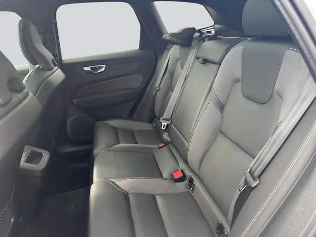 VOLVO XC60 B5 Benzin Mild Hybrid AWD Plus Black Edition Geartronic