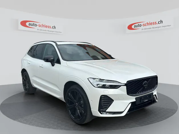 VOLVO XC60 B5 Benzin Mild Hybrid AWD Plus Black Edition Geartronic
