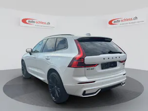 VOLVO XC60 B5 Benzin Mild Hybrid AWD Plus Black Edition Geartronic