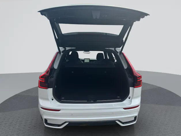 VOLVO XC60 B5 Benzin Mild Hybrid AWD Plus Black Edition Geartronic