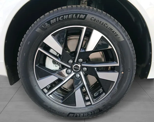 VOLVO XC60 2.0 T6 TE Plus Dark eAWD