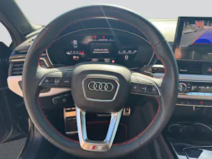 AUDI A4 40 TDI S line S-tronic Black