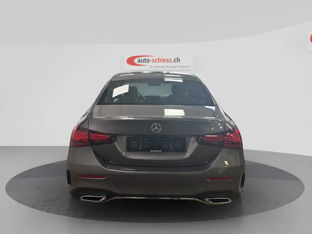 MERCEDES-BENZ A 200 7G-DCT AMG-LINE