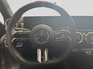 MERCEDES-BENZ A 200 7G-DCT AMG-LINE