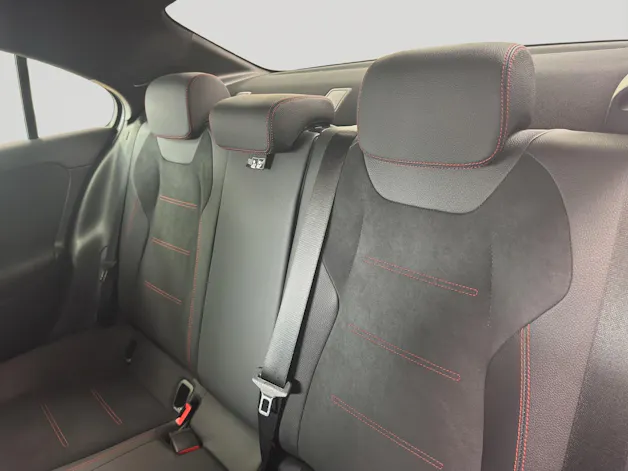 MERCEDES-BENZ A 200 7G-DCT AMG-LINE