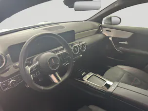 MERCEDES-BENZ A 200 7G-DCT AMG-LINE