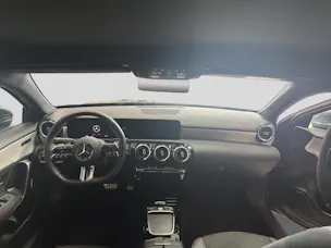 MERCEDES-BENZ A 200 7G-DCT AMG-LINE