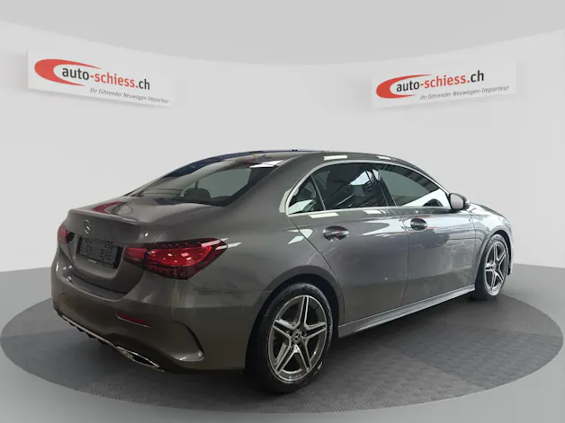 MERCEDES-BENZ A 200 7G-DCT AMG-LINE