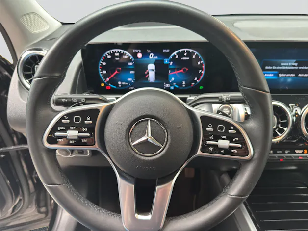 MERCEDES-BENZ GLB 200 4Matic Progressive 8G-Tronic