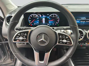 MERCEDES-BENZ GLB 200 4Matic Progressive 8G-Tronic
