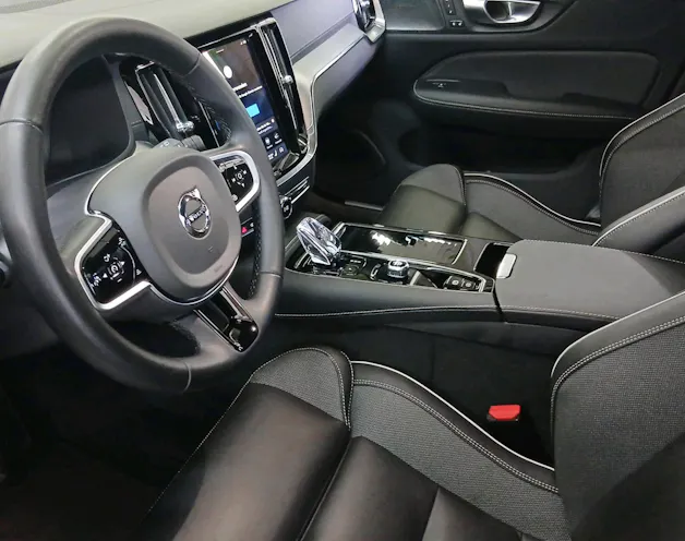 VOLVO V60 2.0 T8 TE Ultra Dark eAWD