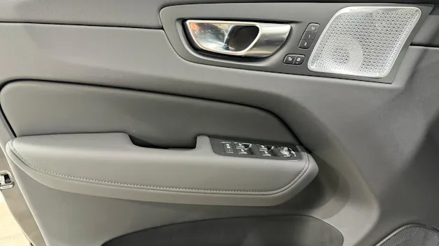VOLVO XC60 2.0 T8 TE Black Edition e