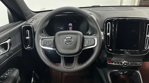 VOLVO XC40 2.0 B3 MH Core