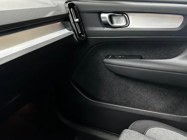 VOLVO XC40 2.0 B3 MH Core