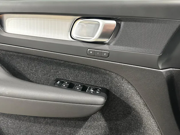 VOLVO XC40 2.0 B3 MH Core