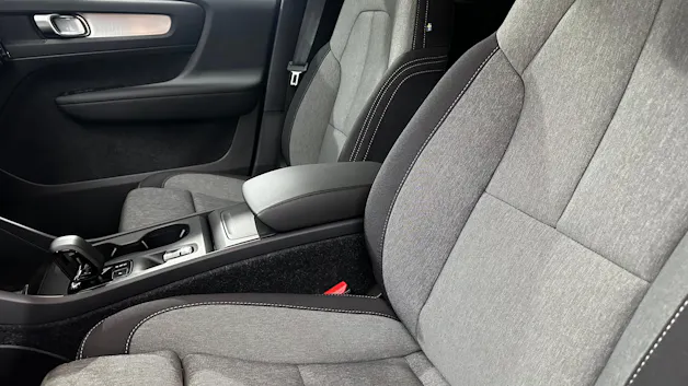 VOLVO XC40 2.0 B3 MH Core