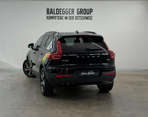VOLVO XC40 2.0 B3 MH Plus Dark