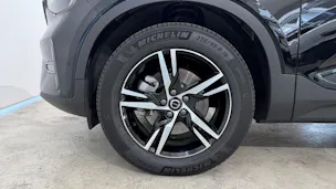 VOLVO XC40 2.0 B3 MH Plus Dark