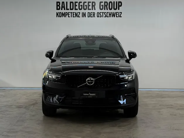 VOLVO XC40 2.0 B3 MH Plus Dark