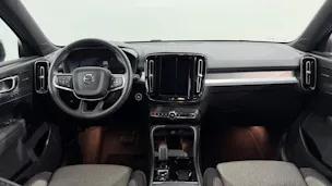 VOLVO XC40 2.0 B3 MH Plus Dark
