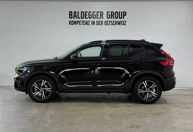 VOLVO XC40 2.0 B3 MH Plus Dark