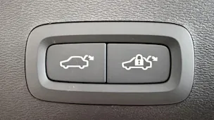 VOLVO XC40 2.0 B3 MH Plus Dark