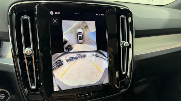 VOLVO XC40 2.0 B3 MH Plus Dark